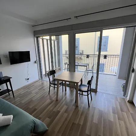 Town Hall Studio Centre Apartman *